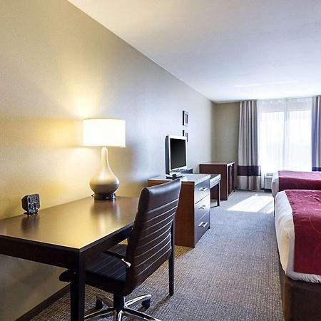 คอมฟอร์ต สวีท แอนด์ คอนเฟอเรนซ์ เซ็นเตอร์ Hotel Worthington ภายนอก รูปภาพ