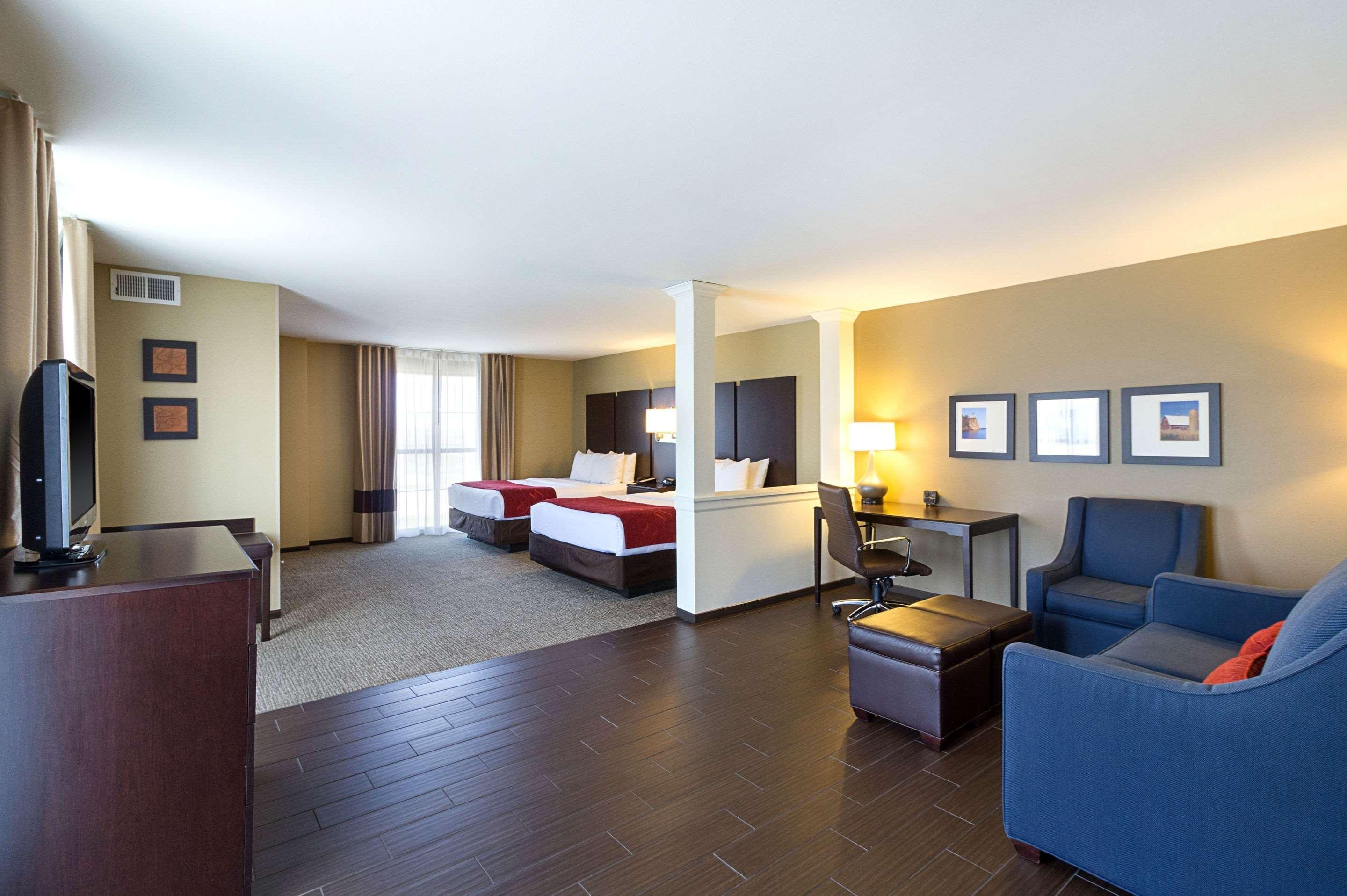 คอมฟอร์ต สวีท แอนด์ คอนเฟอเรนซ์ เซ็นเตอร์ Hotel Worthington ภายนอก รูปภาพ