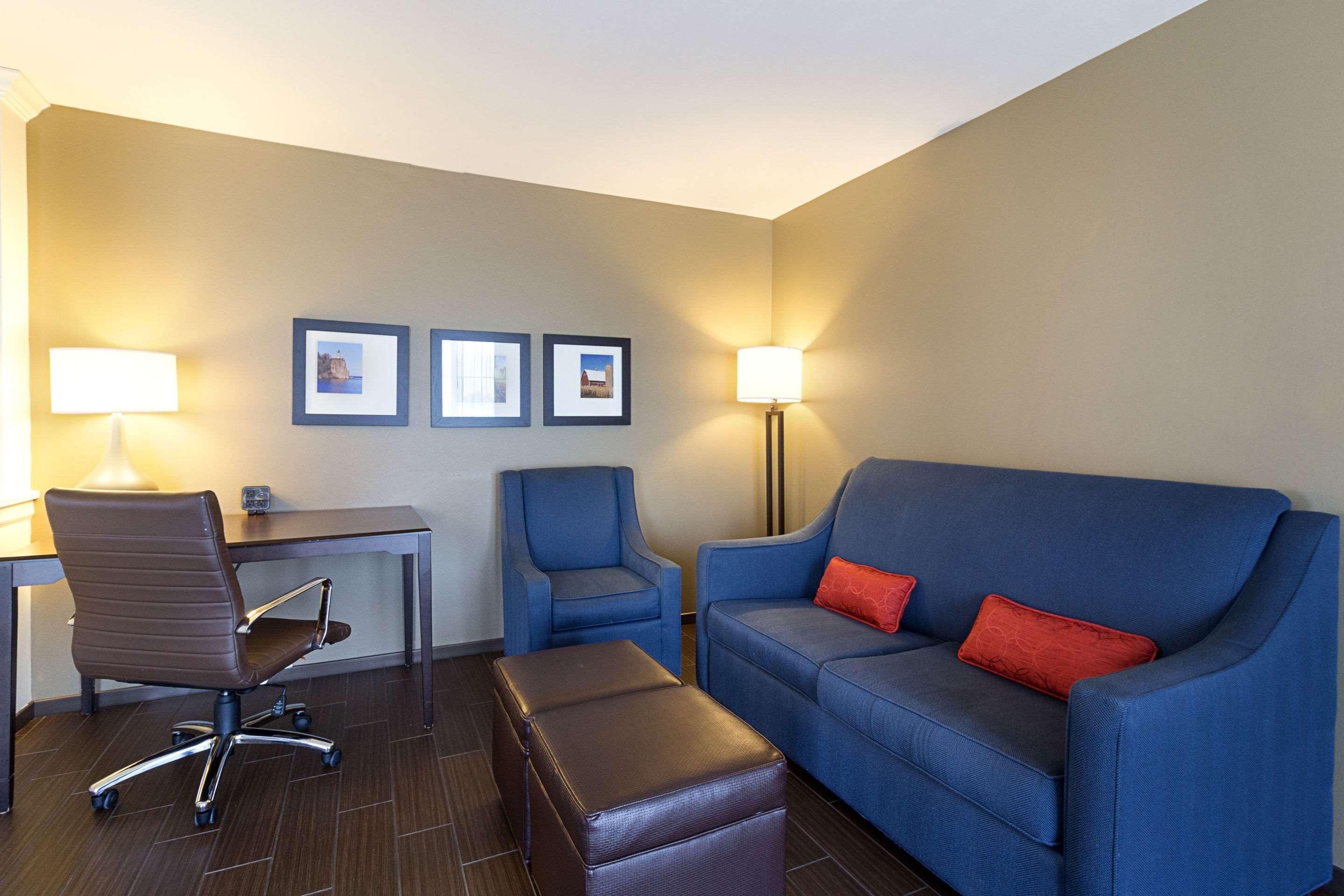 คอมฟอร์ต สวีท แอนด์ คอนเฟอเรนซ์ เซ็นเตอร์ Hotel Worthington ภายนอก รูปภาพ