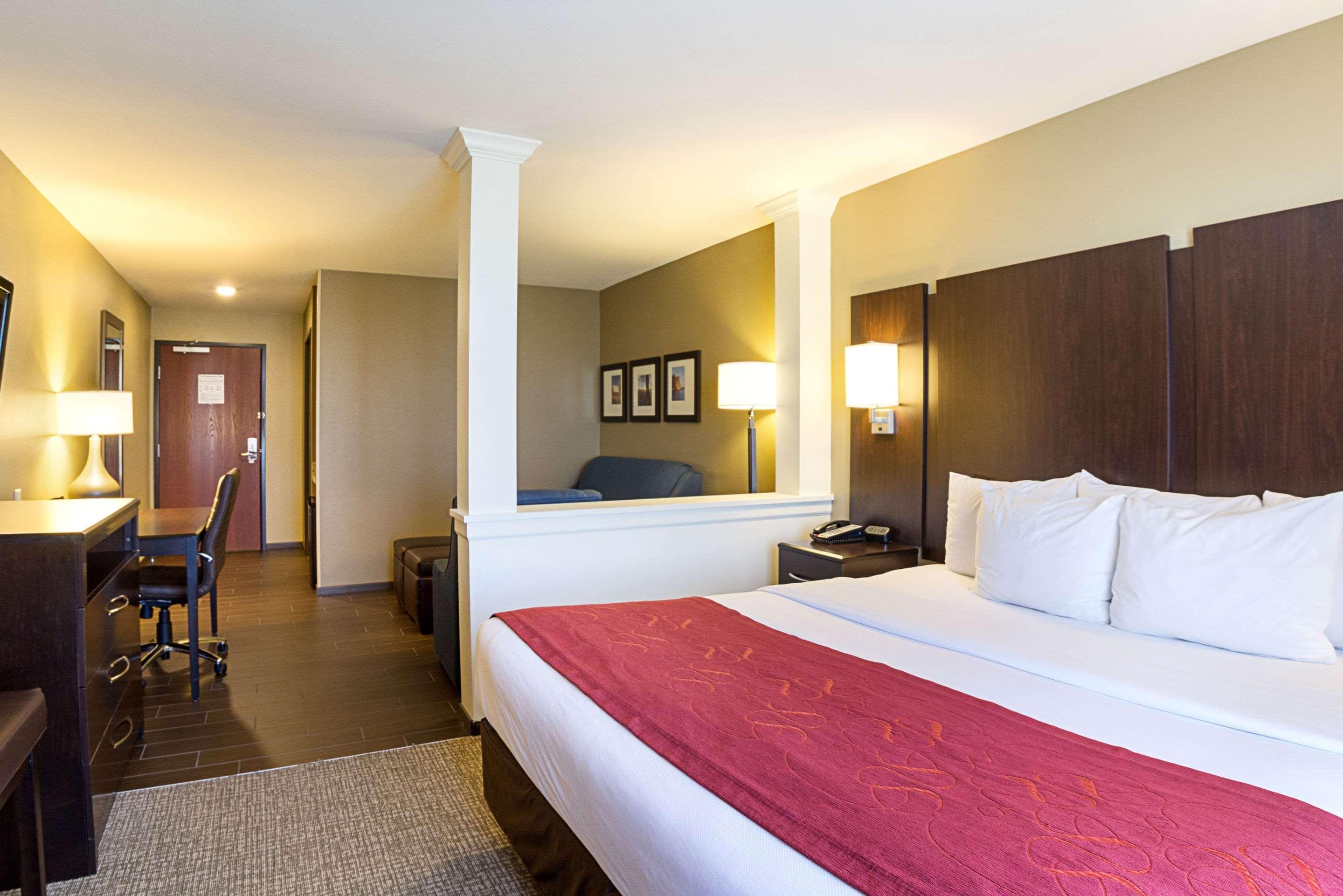 คอมฟอร์ต สวีท แอนด์ คอนเฟอเรนซ์ เซ็นเตอร์ Hotel Worthington ภายนอก รูปภาพ