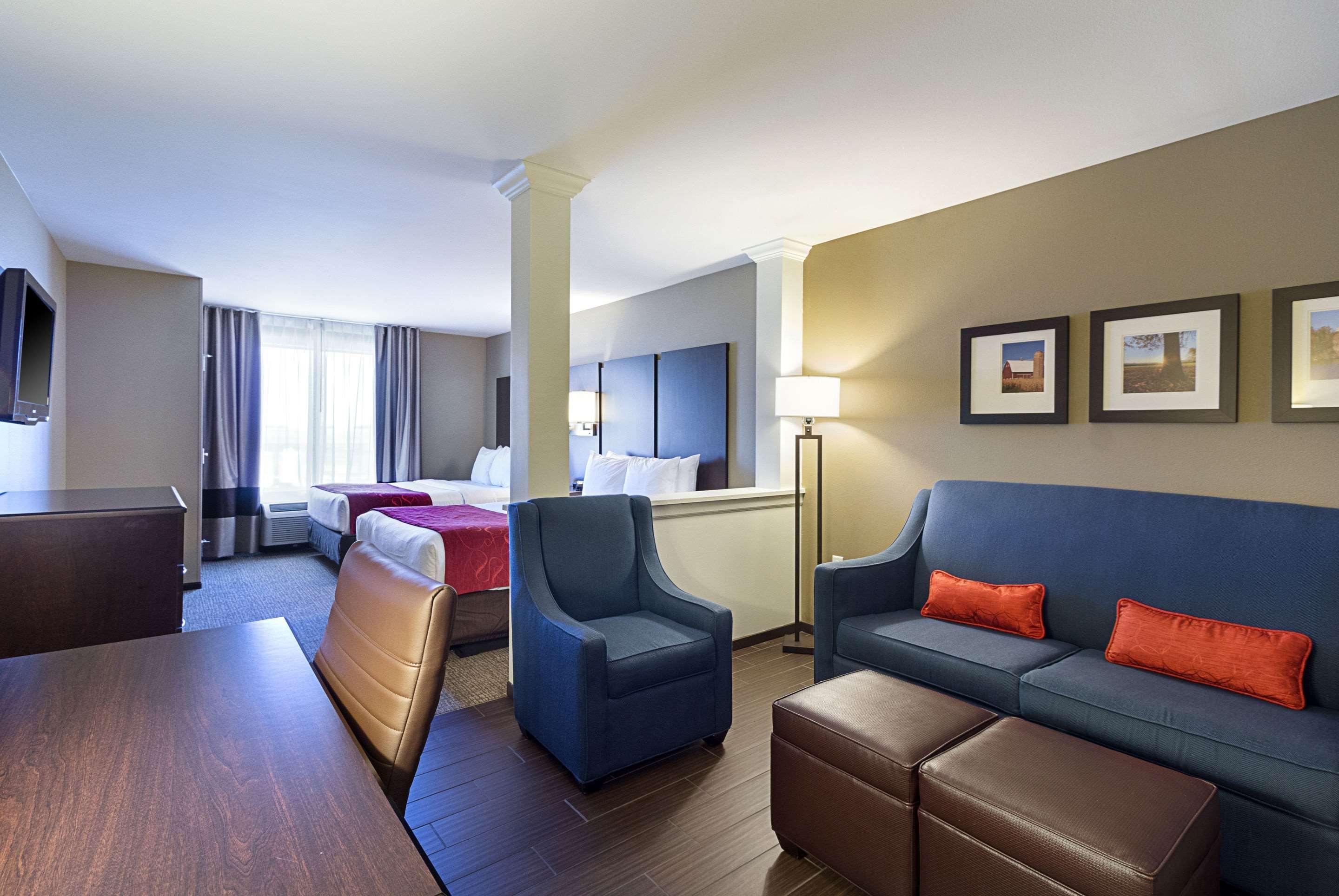 คอมฟอร์ต สวีท แอนด์ คอนเฟอเรนซ์ เซ็นเตอร์ Hotel Worthington ภายนอก รูปภาพ