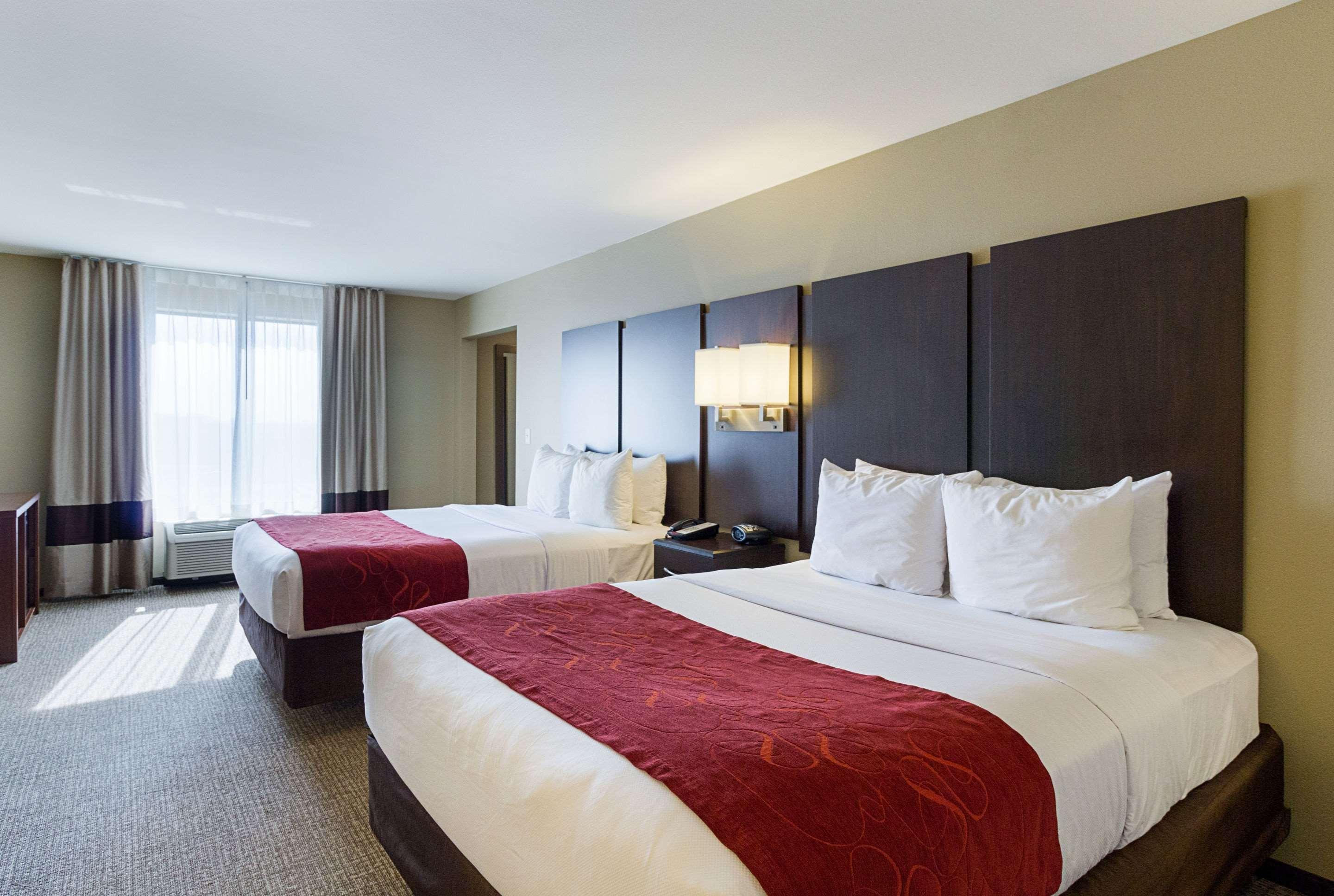 คอมฟอร์ต สวีท แอนด์ คอนเฟอเรนซ์ เซ็นเตอร์ Hotel Worthington ภายนอก รูปภาพ