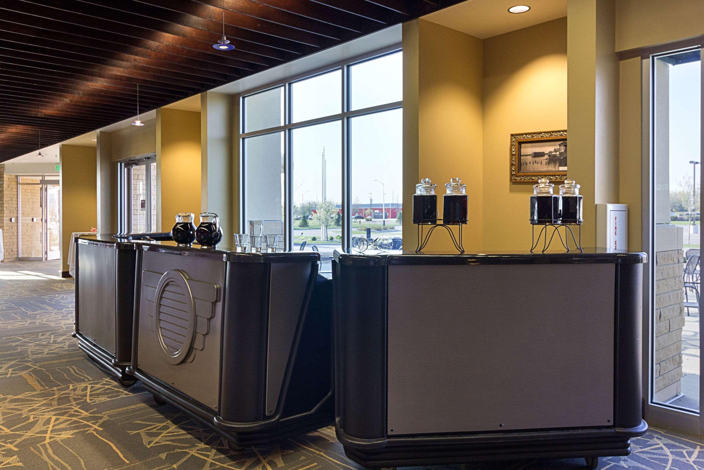 คอมฟอร์ต สวีท แอนด์ คอนเฟอเรนซ์ เซ็นเตอร์ Hotel Worthington ภายนอก รูปภาพ