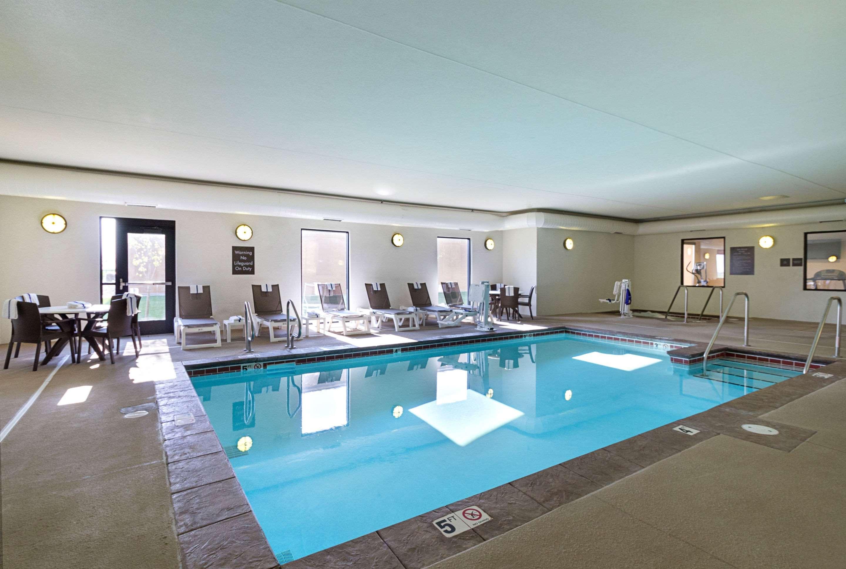 คอมฟอร์ต สวีท แอนด์ คอนเฟอเรนซ์ เซ็นเตอร์ Hotel Worthington ภายนอก รูปภาพ