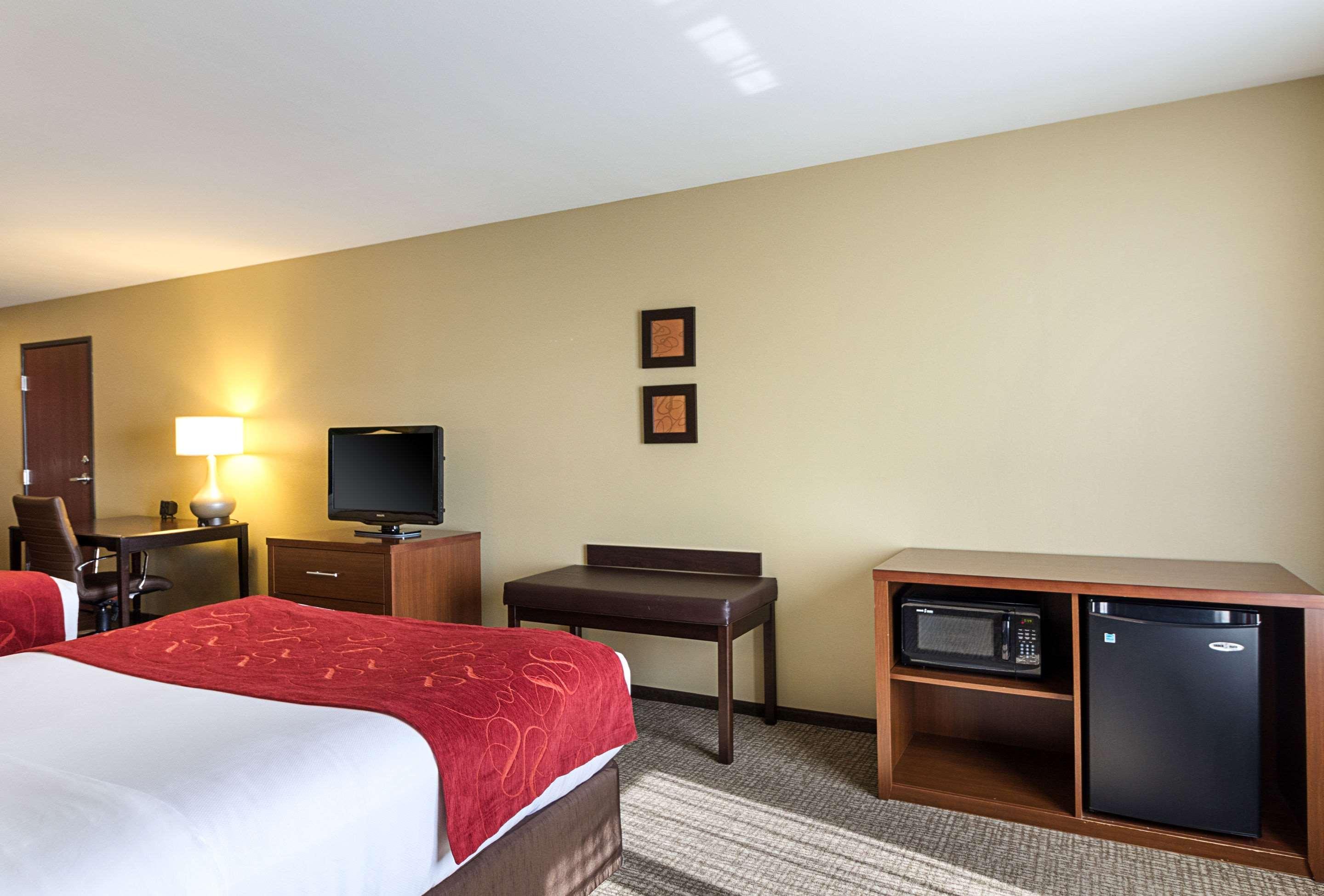 คอมฟอร์ต สวีท แอนด์ คอนเฟอเรนซ์ เซ็นเตอร์ Hotel Worthington ภายนอก รูปภาพ