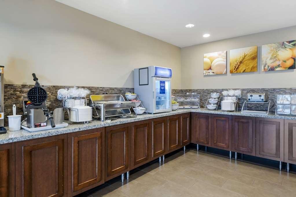 คอมฟอร์ต สวีท แอนด์ คอนเฟอเรนซ์ เซ็นเตอร์ Hotel Worthington ภายนอก รูปภาพ