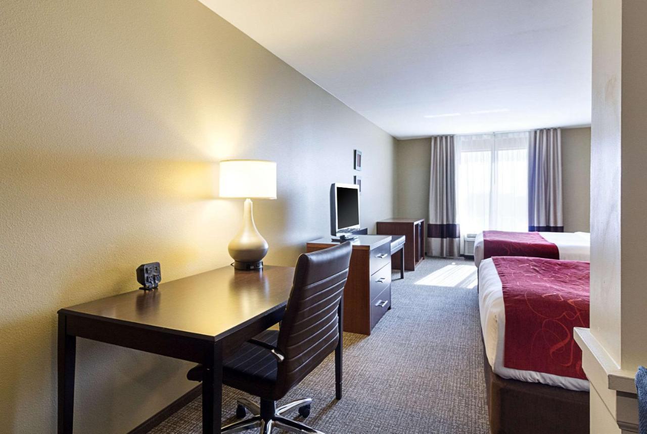 คอมฟอร์ต สวีท แอนด์ คอนเฟอเรนซ์ เซ็นเตอร์ Hotel Worthington ภายนอก รูปภาพ